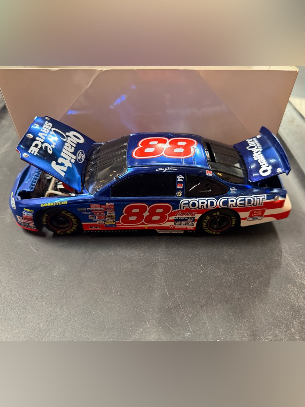 1/24 scale Dale Jarrett nascar (bank)